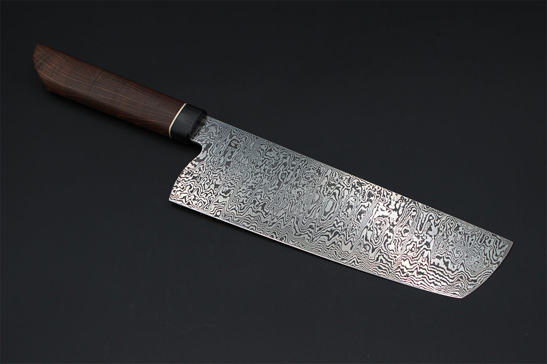 Handgeschmiedetes Gemüsemesser mit Damastklinge und Griff aus Eiche natur