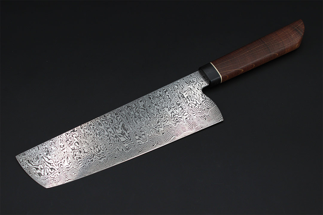 Handgeschmiedetes Gemüsemesser mit Damastklinge und Griff aus Eiche natur